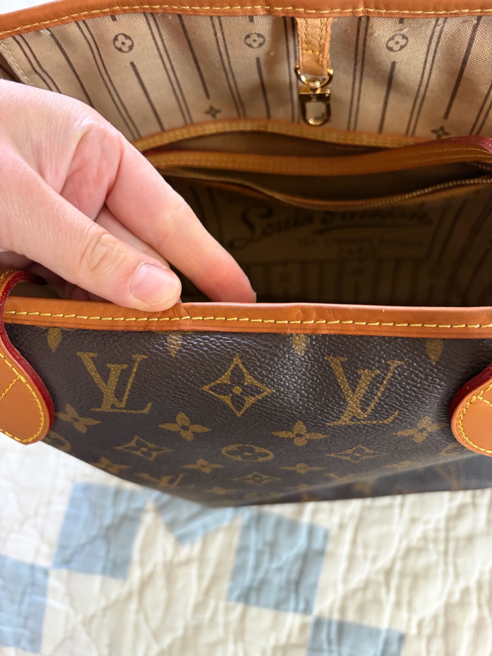 Louis Vuitton Monogram Neverfull Tote, MM - Picture 11 of 16